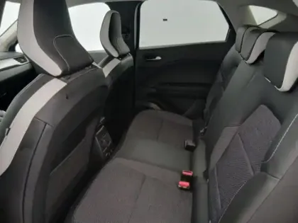 Photo 7 Renault Captur  1.6 E-Tech hybride rechargeable 160ch Intens -21