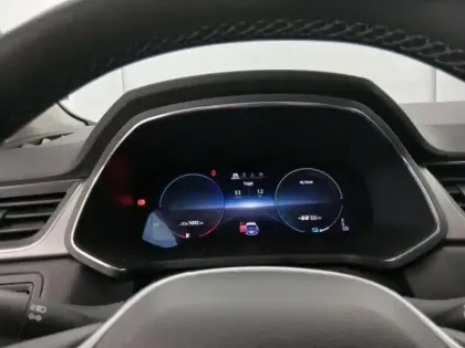 Photo 13 Renault Captur  1.6 E-Tech hybride rechargeable 160ch Intens -21