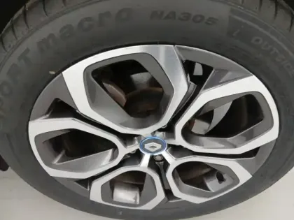 Photo 9 Renault Captur  1.6 E-Tech hybride rechargeable 160ch Intens -21