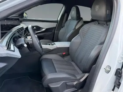 Photo 23 Peugeot 3008  1.2 Hybrid 136ch GT e-DCS6