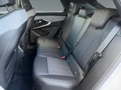 Photo 12 Peugeot 3008  1.2 Hybrid 136ch GT e-DCS6