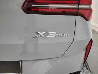 Photo 9 BMW X3  xDrive30e 299ch M Sport