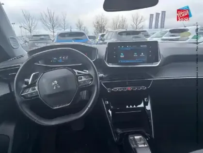 Photo 14 Peugeot 2008  1.5 BlueHDi 130ch S/S Allure Pack EAT8 125g Camera Carplay