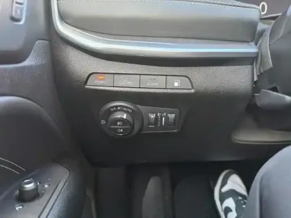 Photo 13 Jeep Compass  1.3 Turbo T4 240ch PHEV 4xe S AT6 eAWD