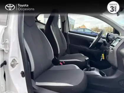 Photo 5 Toyota Aygo  1.0 VVT-i 72ch x-play 5p MY20