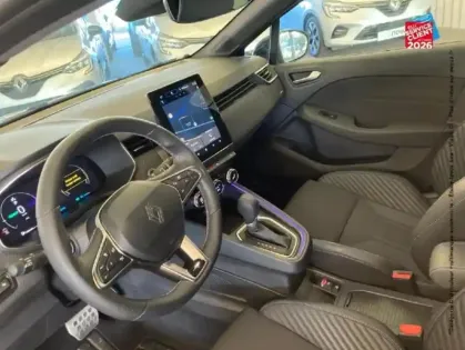 Photo 29 Renault Clio  1.6 E-Tech 145ch full hybrid esprit Alpine - 25