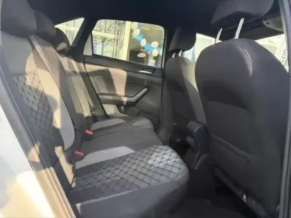 Photo 11 Volkswagen Taigo  1.0 TSI 110ch R-Line DSG7