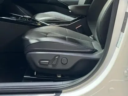 Photo 8 Kia Niro  1.6 GDi 141ch HEV Premium DCT6