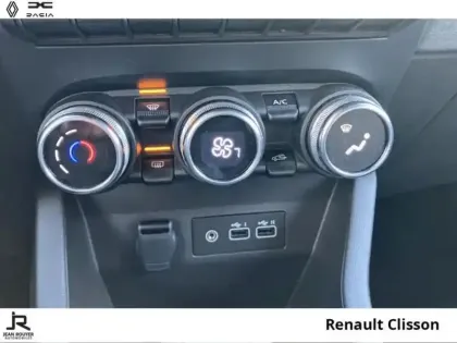 Photo 8 Renault Clio  1.6 E-Tech 145ch full hybrid Evolution + GPS