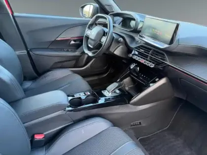 Photo 14 Peugeot 2008  e- 136ch GT