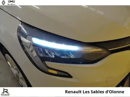 Photo 13 Renault Clio  1.6 E-Tech hybride 140ch Zen -21N