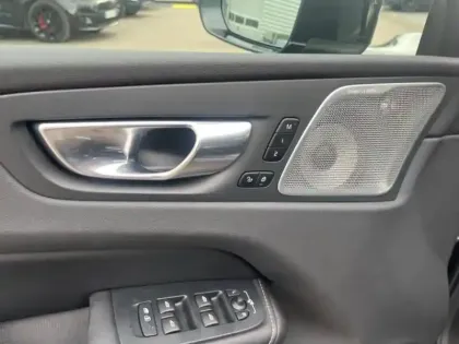 Photo 12 Volvo Xc60  T6 Hybride Rechargeable 253 + 145ch Ultra Style Chrome Geartronic 8 AWD