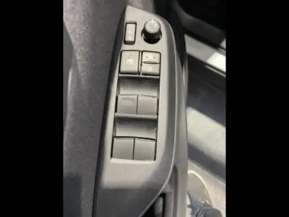 Photo 13 Toyota Yaris  Cross 116h Dynamic MC24