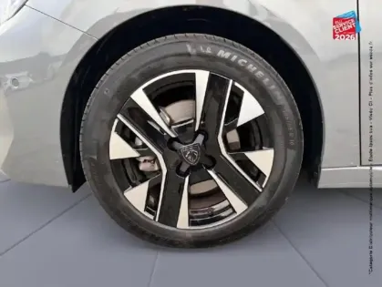 Photo 9 Peugeot 208  1.2 100ch S/S Allure Camera