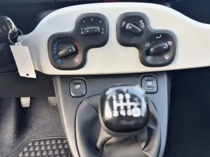 Photo 13 Fiat Panda  Classic 1.0 70ch BSG S&S Pandina