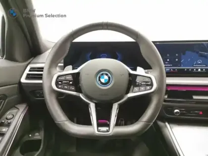 Photo 8 BMW Serie 3 Série 3 Touring 330eA 292ch M Sport