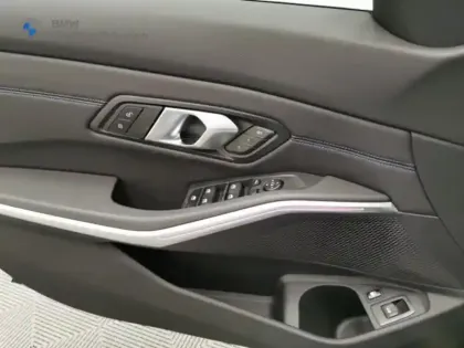 Photo 10 BMW Serie 3 Série 3 Touring 330eA 292ch M Sport