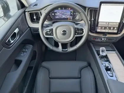 Photo 7 Volvo Xc60  T6 Hybride Rechargeable 350ch Plus Style Dark Geartronic 8 AWD