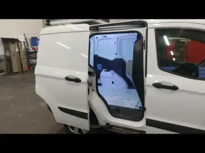 Photo 11 Ford Transit Courier  1.5 TDCI 75ch Stop&Start Trend Business