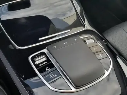 Photo 7 Mercedes Classe E  Break 300 e 211+122ch AMG Line 9G-Tronic