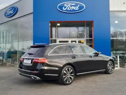 Photo 5 Mercedes Classe E  Break 300 e 211+122ch AMG Line 9G-Tronic