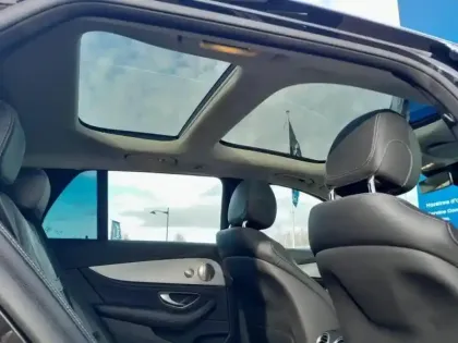 Photo 12 Mercedes Classe E  Break 300 e 211+122ch AMG Line 9G-Tronic