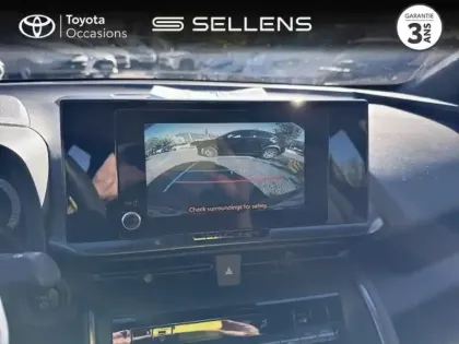 Photo 11 Toyota C-HR  1.8 Hybride 140ch Dynamic NG23