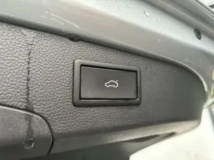 Photo 6 Volkswagen Passat  SW 2.0 TDI EVO 150ch R-Line DSG7