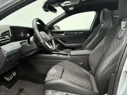 Photo 11 Volkswagen Passat  SW 2.0 TDI EVO 150ch R-Line DSG7