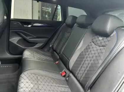 Photo 8 Volkswagen Passat  SW 2.0 TDI EVO 150ch R-Line DSG7