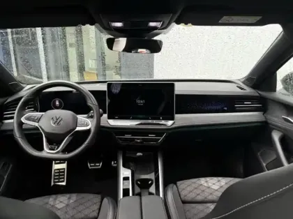 Photo 9 Volkswagen Passat  SW 2.0 TDI EVO 150ch R-Line DSG7