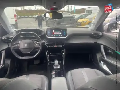 Photo 14 Peugeot 2008  e- 136ch Allure