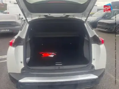 Photo 13 Peugeot 2008  e- 136ch Allure