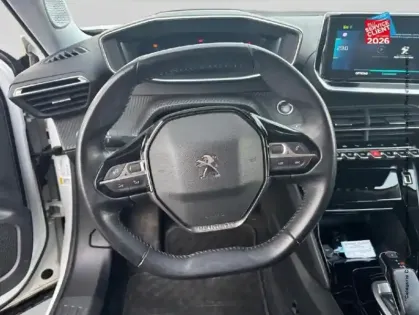 Photo 41 Peugeot 2008  e- 136ch Allure