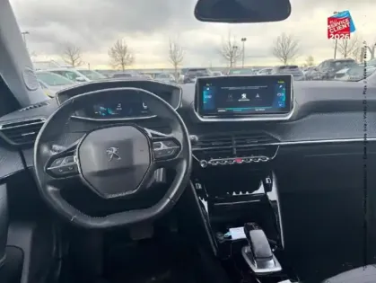 Photo 44 Peugeot 2008  e- 136ch Allure