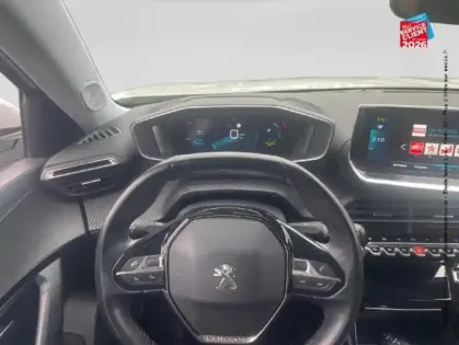 Photo 11 Peugeot 2008  e- 136ch Allure