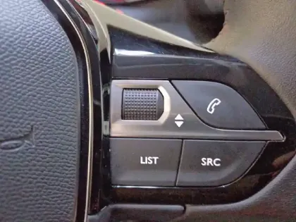 Photo 48 Peugeot 208  PureTech 100 S&S BVM6