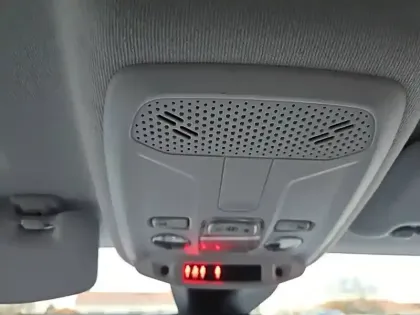 Photo 18 Peugeot 208  PureTech 100 S&S BVM6