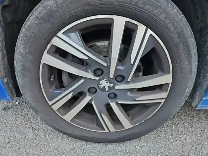 Photo 12 Peugeot 208  PureTech 100 S&S BVM6