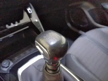 Photo 34 Peugeot 208  PureTech 100 S&S BVM6