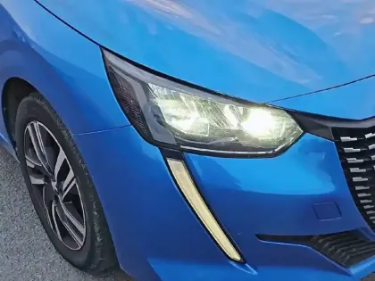 Photo 15 Peugeot 208  PureTech 100 S&S BVM6