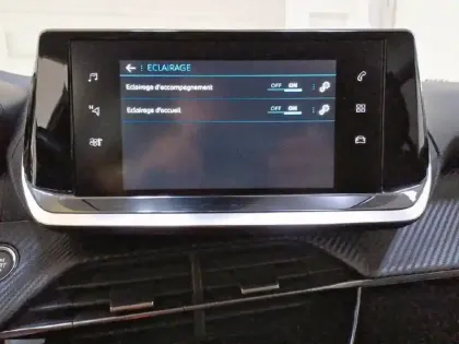 Photo 43 Peugeot 208  PureTech 100 S&S BVM6