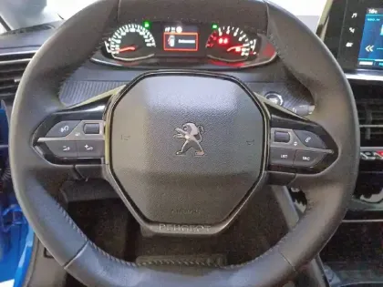 Photo 29 Peugeot 208  PureTech 100 S&S BVM6