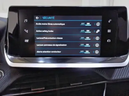 Photo 42 Peugeot 208  PureTech 100 S&S BVM6