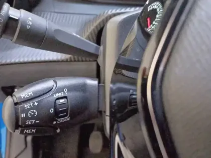 Photo 46 Peugeot 208  PureTech 100 S&S BVM6