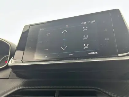 Photo 96 Peugeot 2008  PureTech 130 S&S EAT8