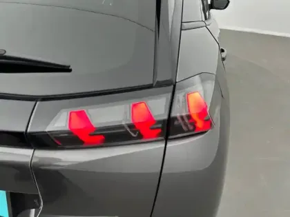 Photo 67 Peugeot 2008  PureTech 130 S&S EAT8