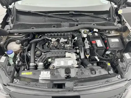 Photo 75 Peugeot 2008  PureTech 130 S&S EAT8