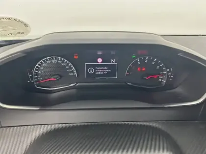 Photo 60 Peugeot 2008  PureTech 130 S&S EAT8