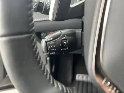 Photo 93 Peugeot 2008  PureTech 130 S&S EAT8